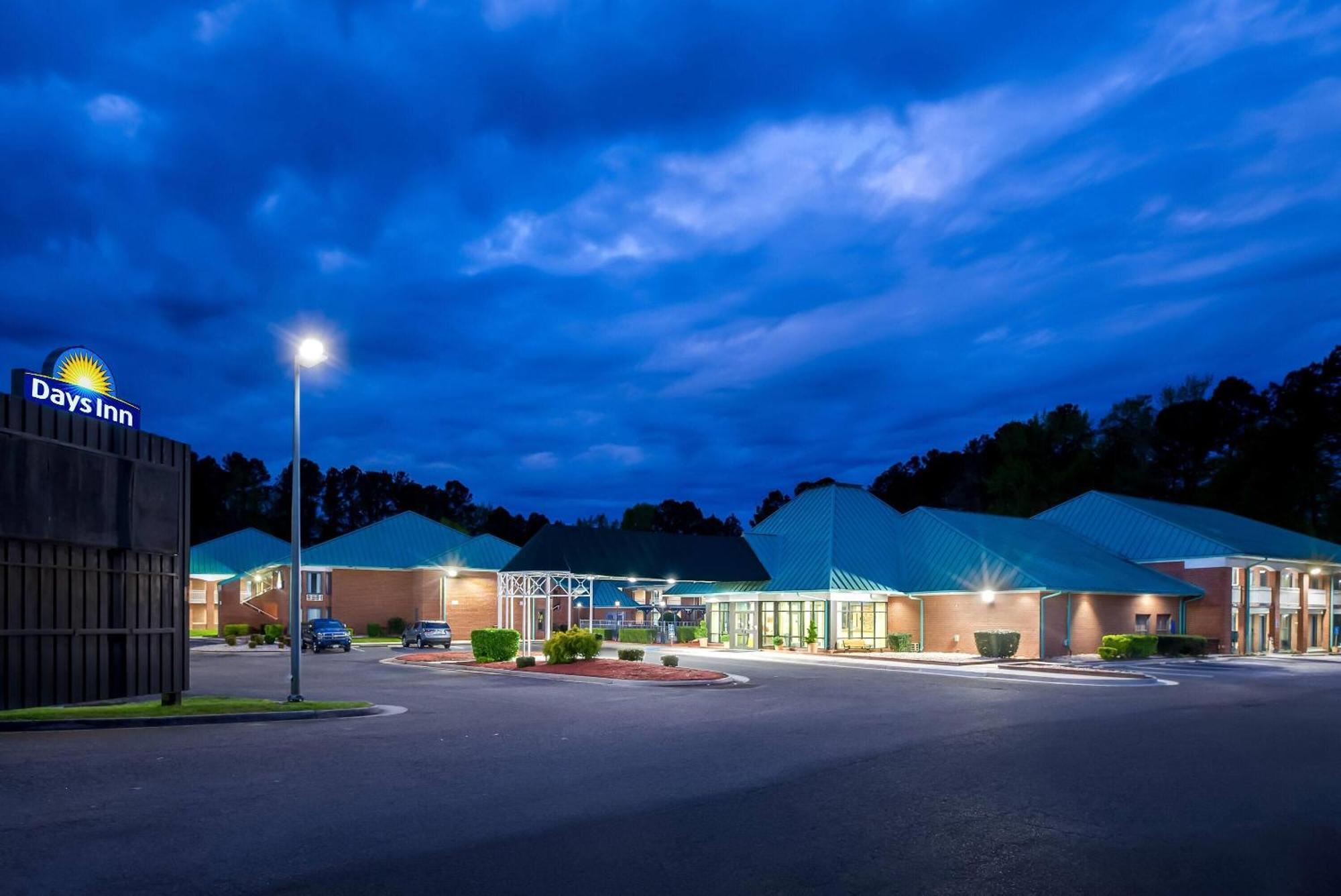 Days Inn By Wyndham Petersburg/South Fort Lee Exteriér fotografie