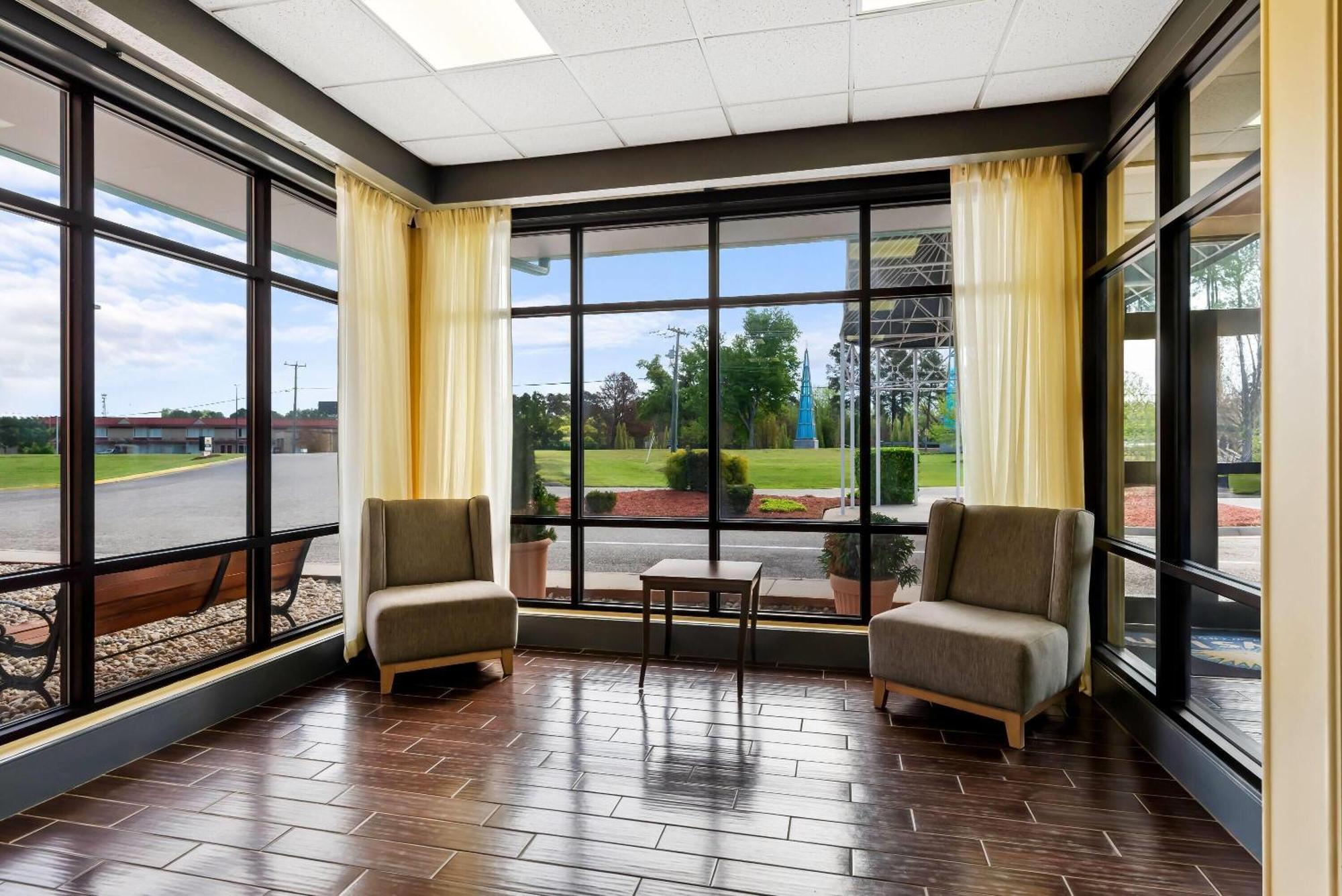 Days Inn By Wyndham Petersburg/South Fort Lee Exteriér fotografie